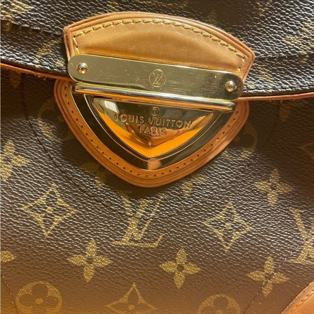 Louis Vuitton . . If you purchase Posh will make it known to you it’s a real LV